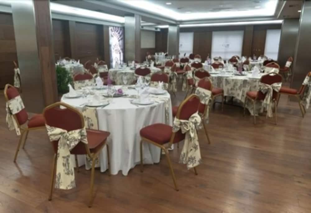 Hotel Ciudad De Віго Екстер'єр фото